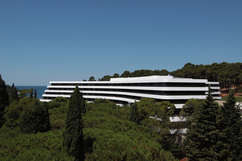 Lone Hotel / 3LHD