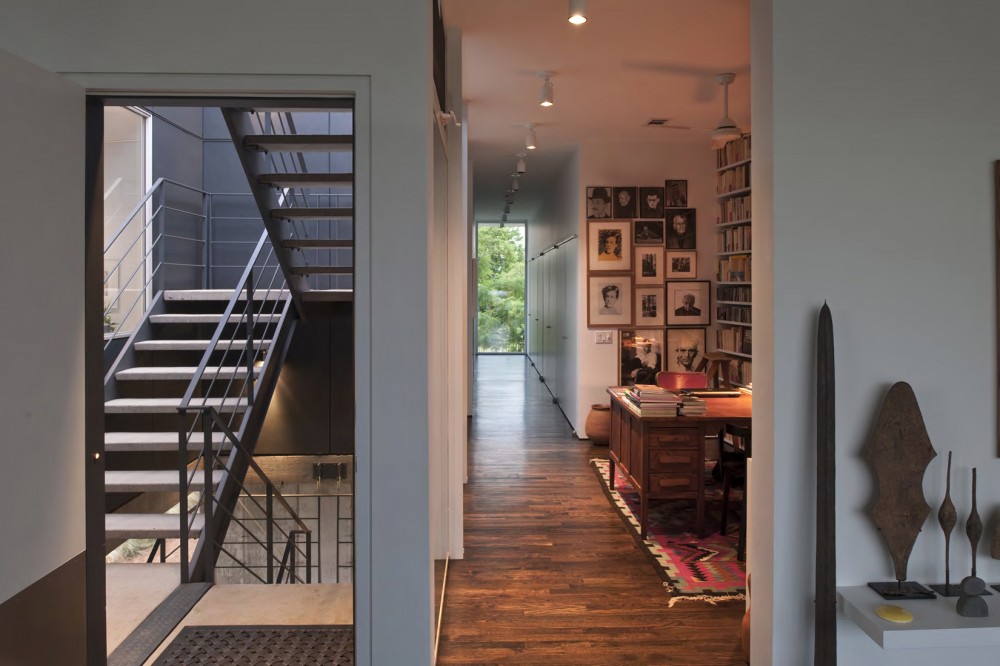 St. Emanuel House / Ronnie Self