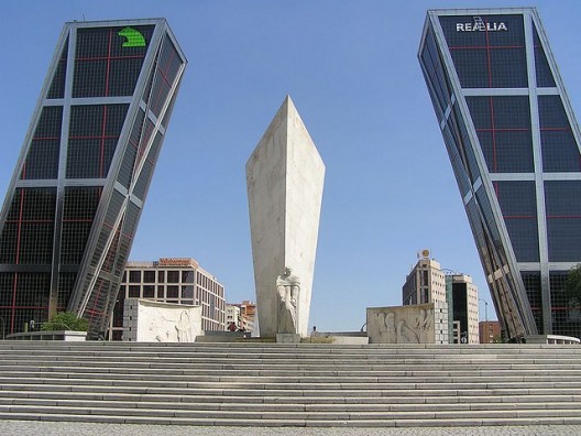 Help us with our Architecture City Guide: Madrid