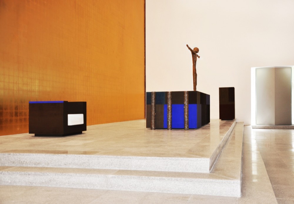 Parish Church of Solace / Vicens + Ramos