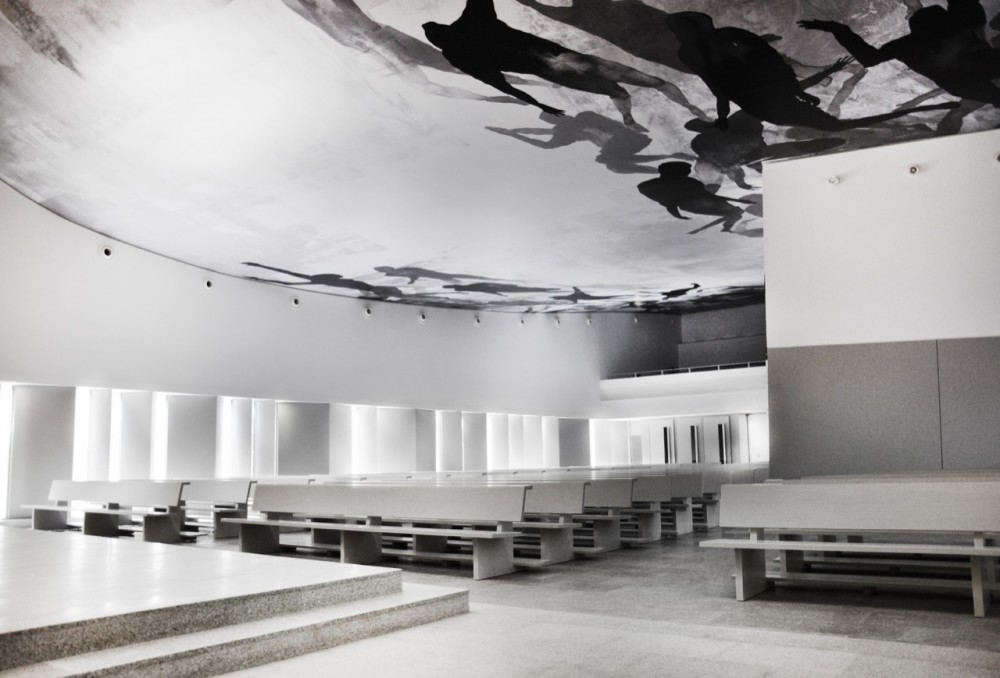 Parish Church of Solace / Vicens + Ramos