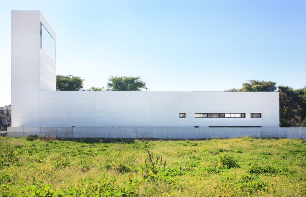 Parish Church of Solace / Vicens + Ramos