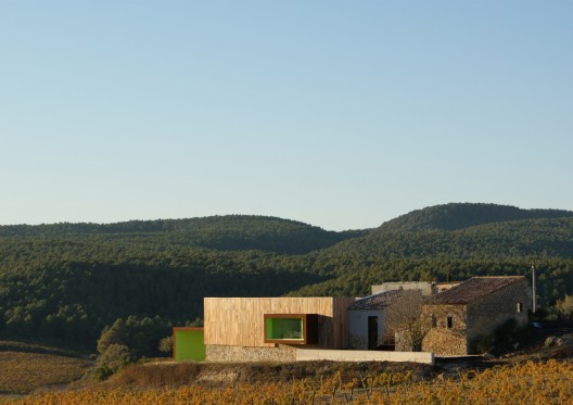 Spring in Pantone 375C, Mas Rodó Winery / SALA FERUSIC Architects (1)