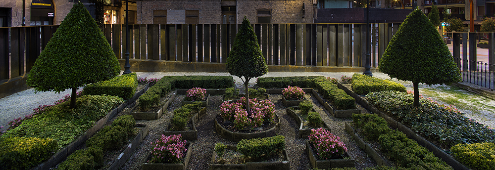Redefinition of the Closing of Yrizar Palace Garden / VAUMM