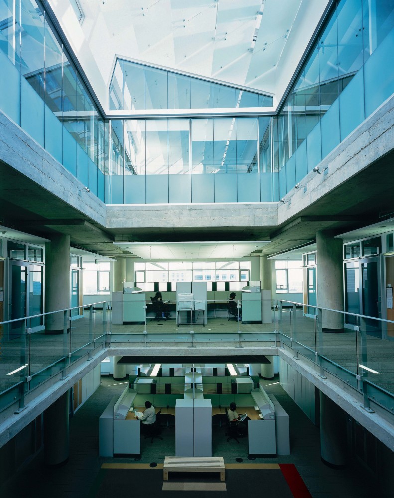 School of Nursing and Student Community Center at the University of Texas Health Science Center in Houston / Lake|Flato Architects and BNIM Architects