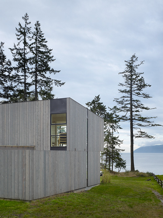 Doe Bay Cabin / Heliotrope Architects
