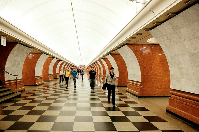 AD Classics: Moscow Metro / Robert Pogrebnoi and Yuriy Zenkivich