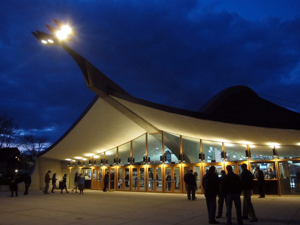 AD Classics: David S. Ingalls Skating Rink / Eero Saarinen