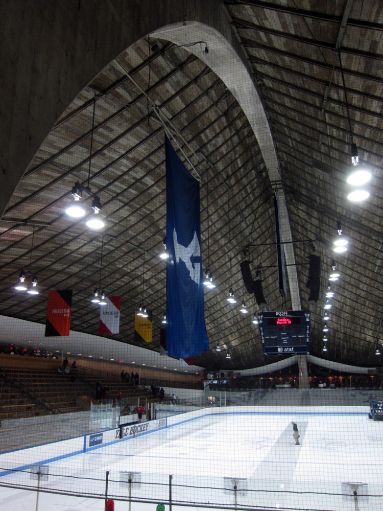 AD Classics: David S. Ingalls Skating Rink / Eero Saarinen