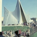 Philips Pavilion / Le Corbusier and Iannis Xenakis (6) Philips Pavilion / Le Corbusier and Iannis Xenakis (6) © wikimedia commons / wouter hagens