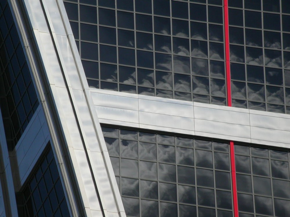 AD Classics: Puerta de Europa / Philip Johnson & John Burgee