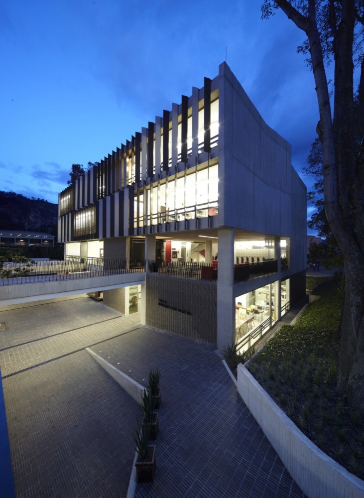 Gimnasio Campestre / MGP Arquitectura y Urbanismo