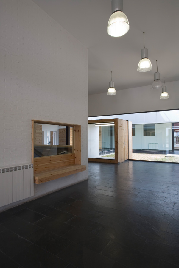 Aluminium Refinery Offices / Madland Estudio & Espacio Papel Arquitectos
