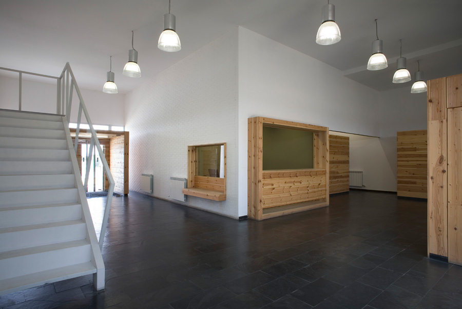 Aluminium Refinery Offices / Madland Estudio & Espacio Papel Arquitectos