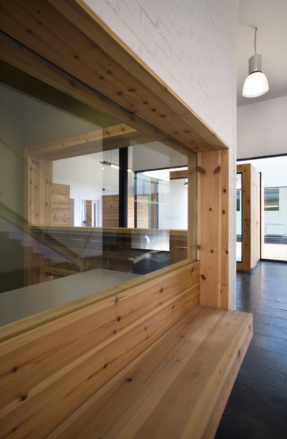 Aluminium Refinery Offices / Madland Estudio & Espacio Papel Arquitectos
