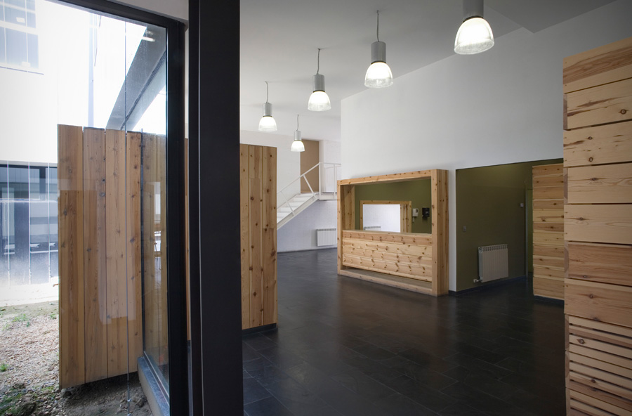 Aluminium Refinery Offices / Madland Estudio & Espacio Papel Arquitectos
