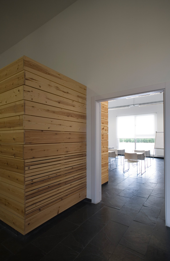 Aluminium Refinery Offices / Madland Estudio & Espacio Papel Arquitectos
