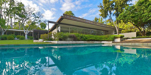 Neutra House Temporarily Spared by Community Action