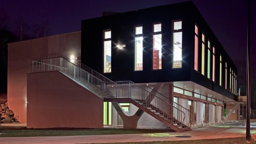 The Recreation Center of “le Bois des Gelles” / G Architecture (12)