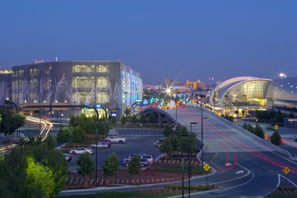 Norman Y. Mineta San Jose International Airport Terminal B / Fentress Architects