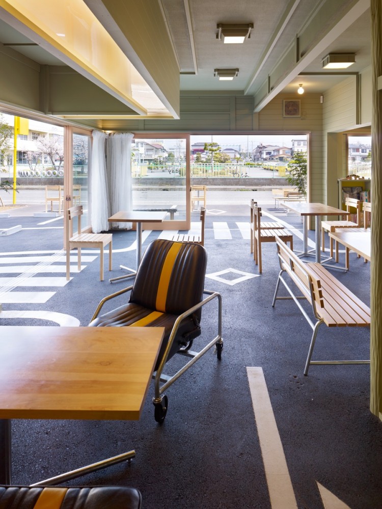 Cafe Day / Suppose Design Office