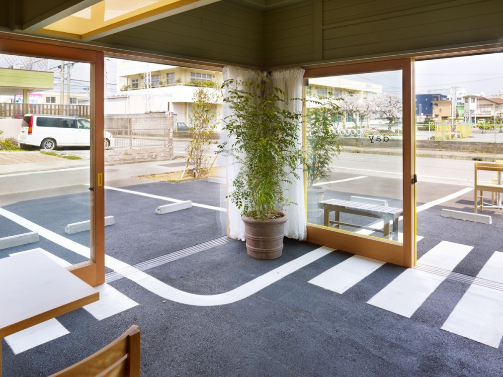 Cafe Day / Suppose Design Office