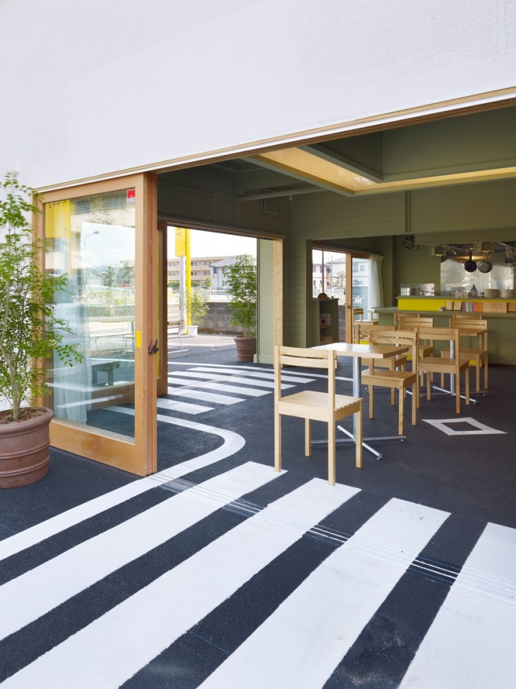 Cafe Day / Suppose Design Office