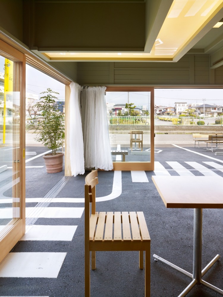 Cafe Day / Suppose Design Office