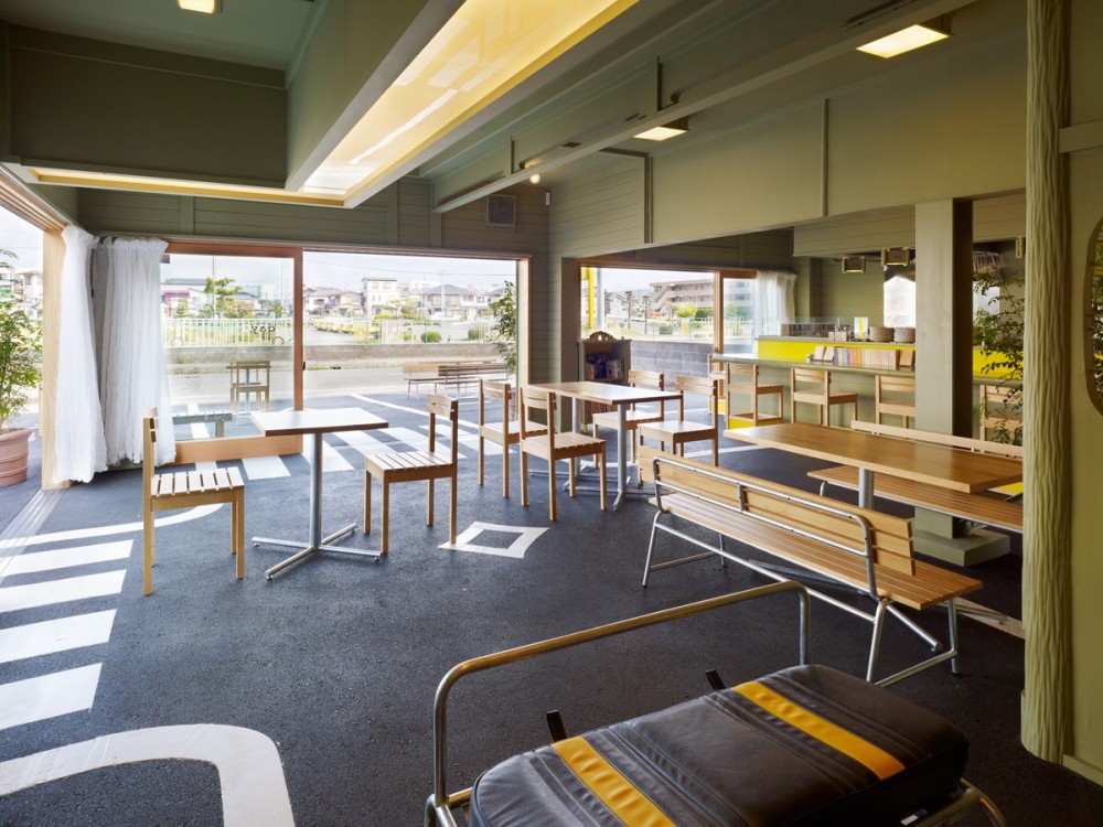 Cafe Day / Suppose Design Office