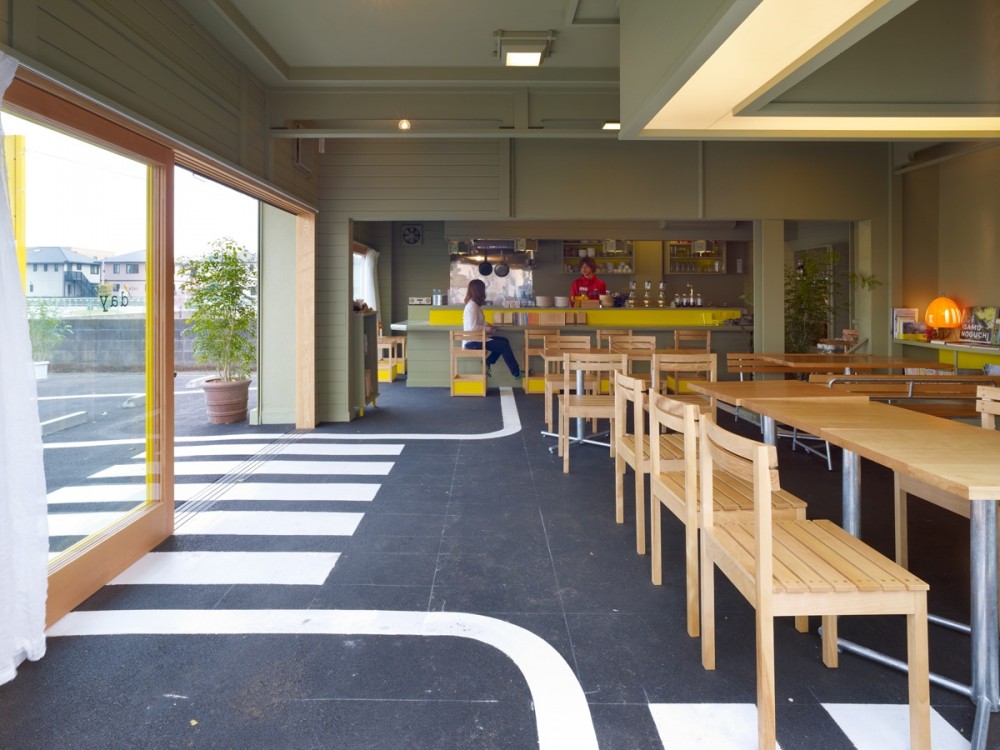 Cafe Day / Suppose Design Office