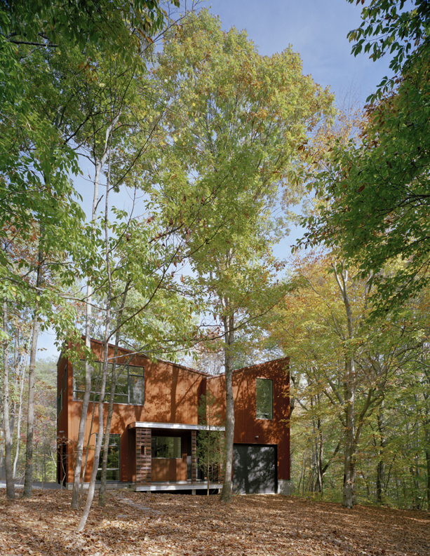 Jacobson Carriage House / Robert Gurney Architect