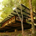 Sustainability Scrutinized: Recycled Materials Cottage © Juan Luis Martínez Nahuel