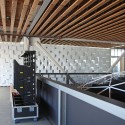 6030409840_a8ce6233b9_b 6030409840_a8ce6233b9_b BookCaseScreenWall © IwamotoScott Architecture