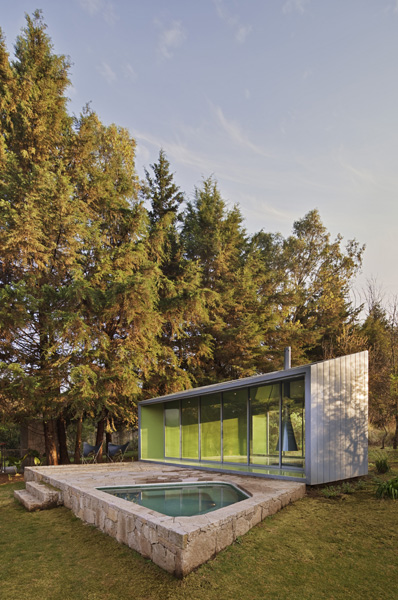 Pavilion in the Woods / Parque Humano