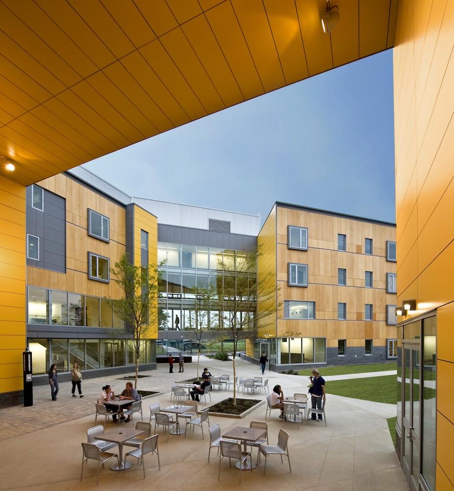 RWU North Campus Residence Hall / Perkins+Will