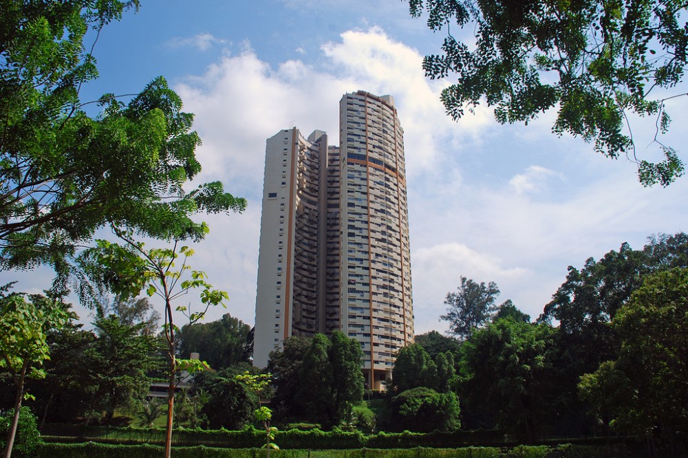 AD Classics: Pearl Bank Apartments / Tan Cheng Siong