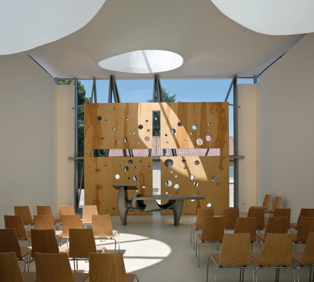 Martin Luther Church in Hainburg / Coop Himmelb(l)au
