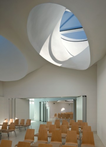 Martin Luther Church in Hainburg - Coop Himmelb(l)au (6)