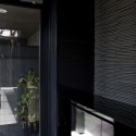Black slit house / THREE.BALL.CASCADE. (2) Courtesy of THREE.BALL.CASCADE.