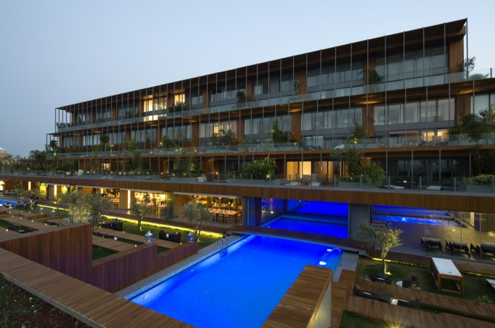7800 Çeşme Residences and Hotel / Emre Arolat Architects