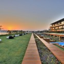 7800 Çeşme Residences and Hotel / Emre Arolat Architects (14) Courtesy of Emre Arolat Architects