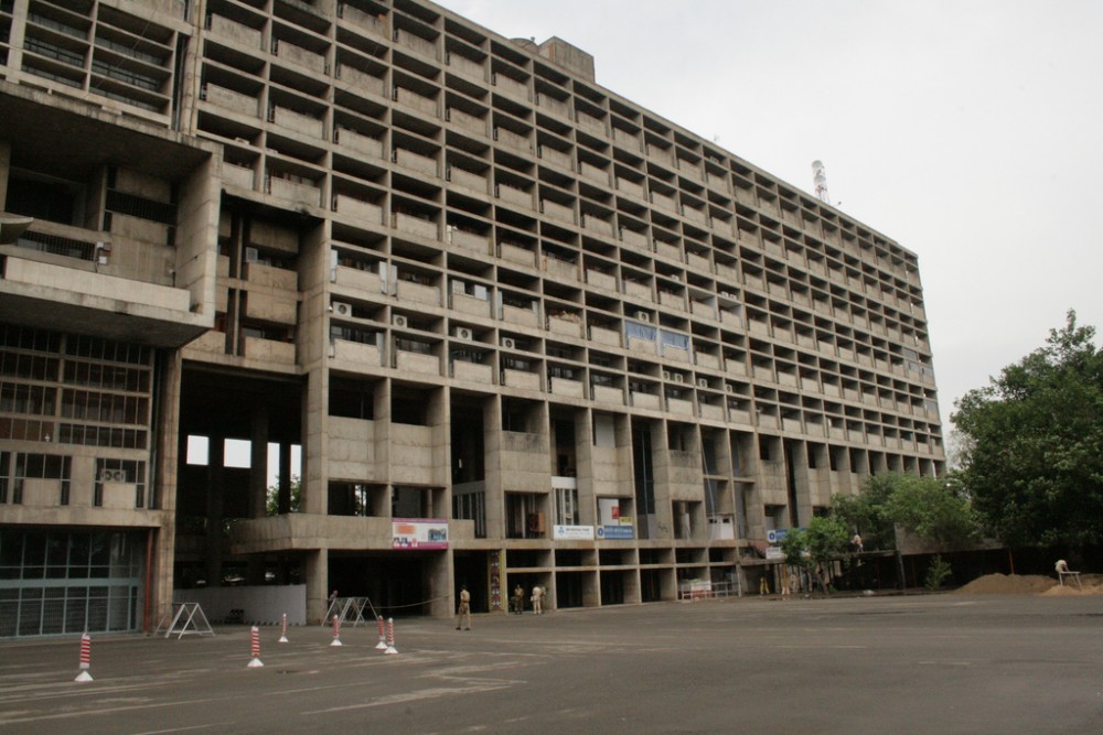 AD Classics: Chandigarh Secretariat / Le Corbusier