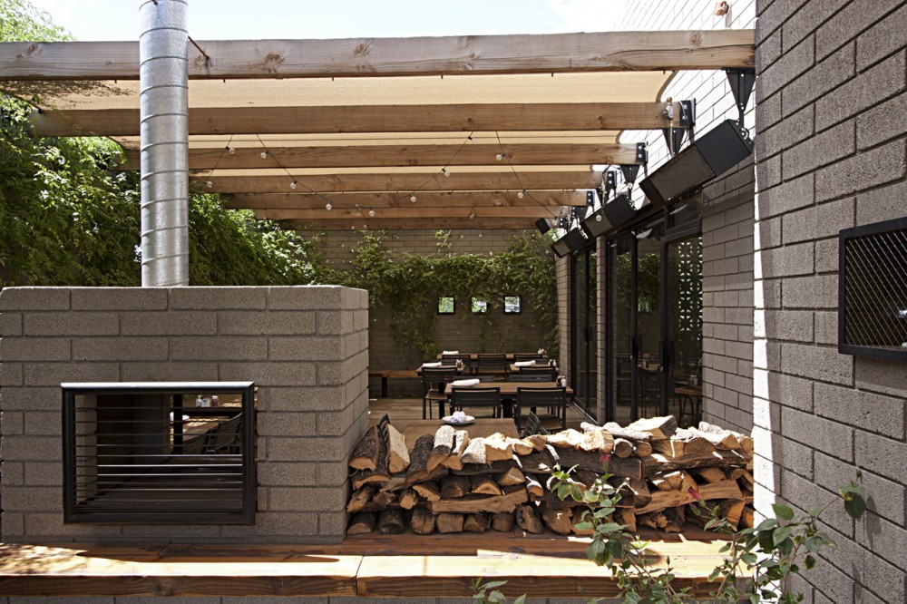 The Parlor Pizzeria / Pathangay Architects with Aric and Jennifer Mei