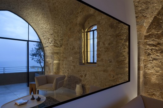Jaffa Apartment / Pitsou Kedem Architect (14)