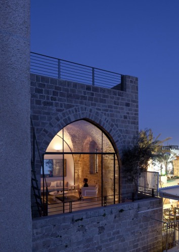 Jaffa Apartment / Pitsou Kedem Architect (2)