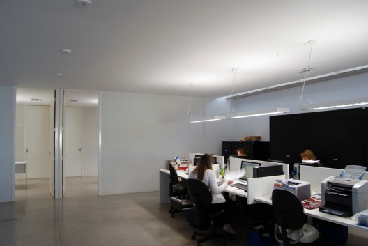 TRADIBOM Administrative Building / Leandro Matsuda (8)