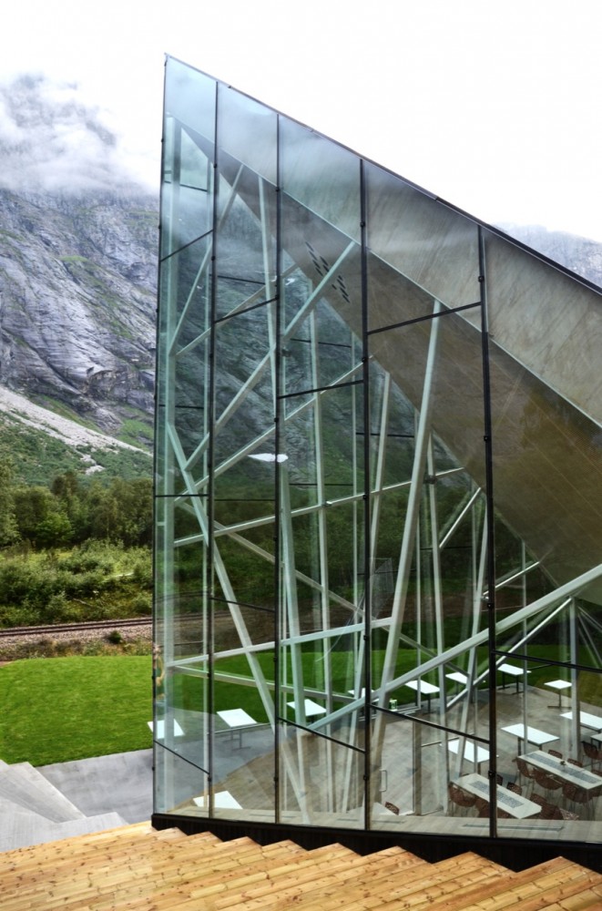 Trollwall Restaurant and Service / RRA