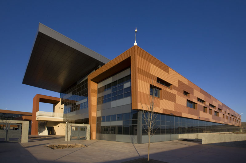 Atrisco Heritage Academy / Perkins+Will and FBT Architects