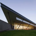 Cesar Chavez Regional Library / Line and Space (11) © Bill Timmerman