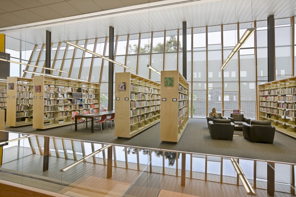 University of Arizona Poetry Center / Line and Space